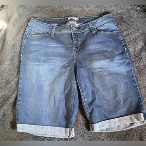 YMI Jean Shorts Size 14W